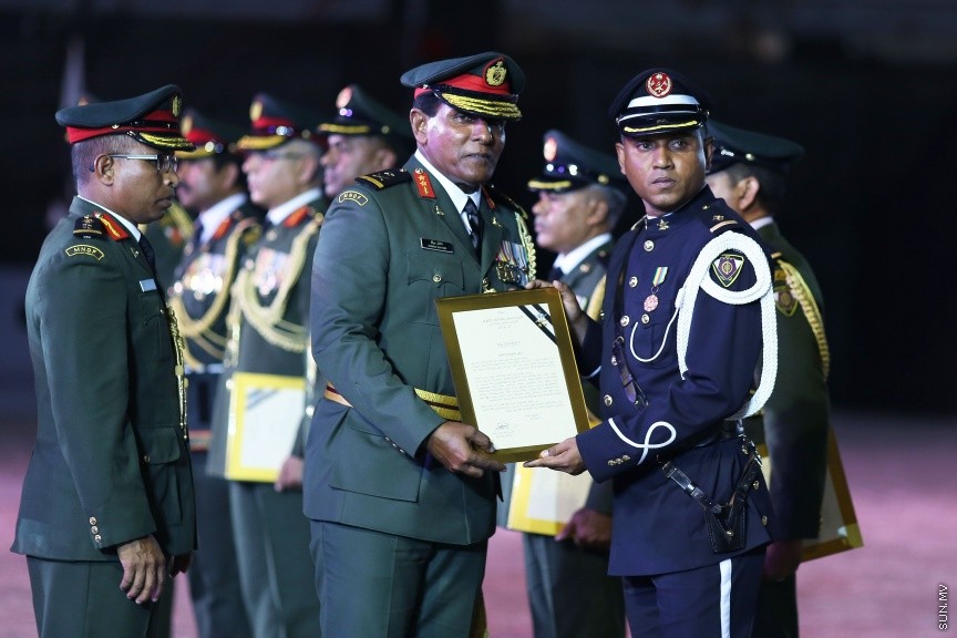 މާޗް 21، 2017: ސިފައިންގެ 12ވަނަ ހެވިކަމުގެ މުބާރަތް ނިންމުމުގެ ގޮތުން ކަޅުތުއްކަލާ ކޮށީގައި ބޭއްވި ރަސްމިއްޔާތުގެ ތެރެއިން -- ސަން ފޮޓޯ/ ފަޔާޒު މޫސާ