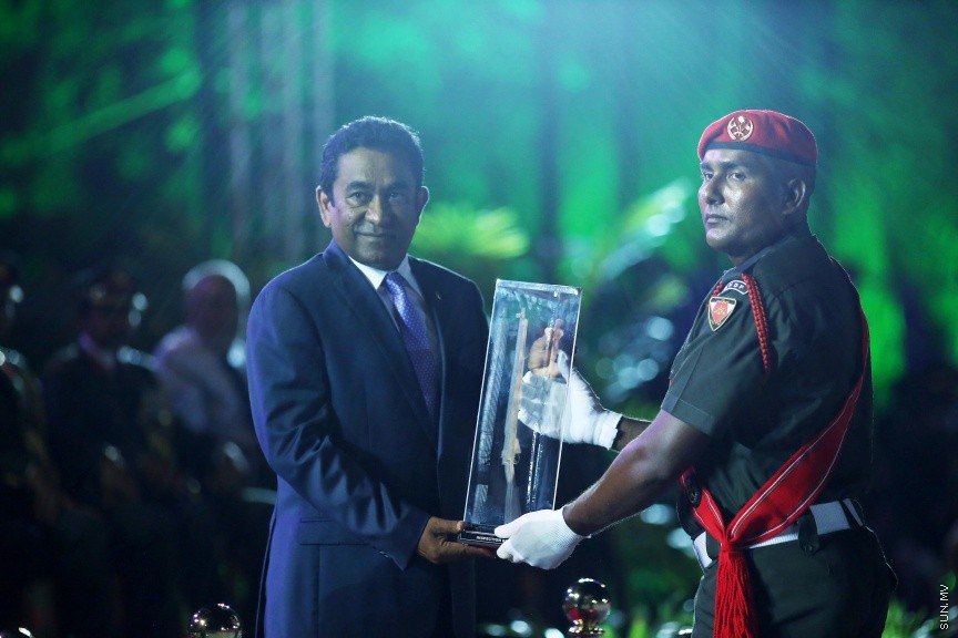 މާޗް 21، 2017: ސިފައިންގެ 12ވަނަ ހެވިކަމުގެ މުބާރަތް ނިންމުމުގެ ގޮތުން ކަޅުތުއްކަލާ ކޮށީގައި ބޭއްވި ރަސްމިއްޔާތުގެ ތެރެއިން -- ސަން ފޮޓޯ/ ފަޔާޒު މޫސާ