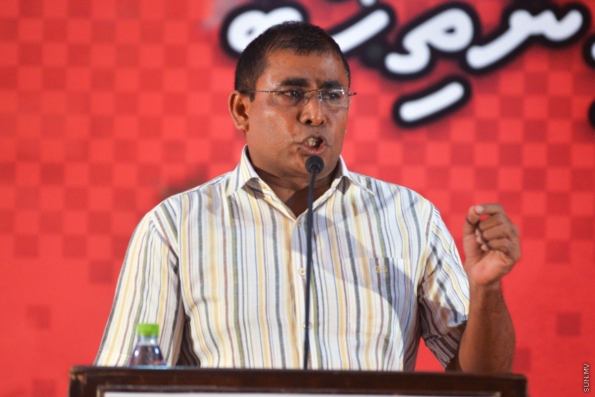 23 މާޗް 2017: ޖުމްހޫރީ ޕާޓީ އިން މިރޭ މާފަންނު ކުނޫޒުގައި ބޭއްވި ޖަލްސާގެ ތެރެއިން: މި ޖަލްސާގައި ސަރުކާރާ އިދިކޮޅު ގިނަ ބަޔަކު ވަނީ ބައިވެރިވެފަ---ސަން ފޮޓޯ/ މުހައްމަދު އަފްރާހް