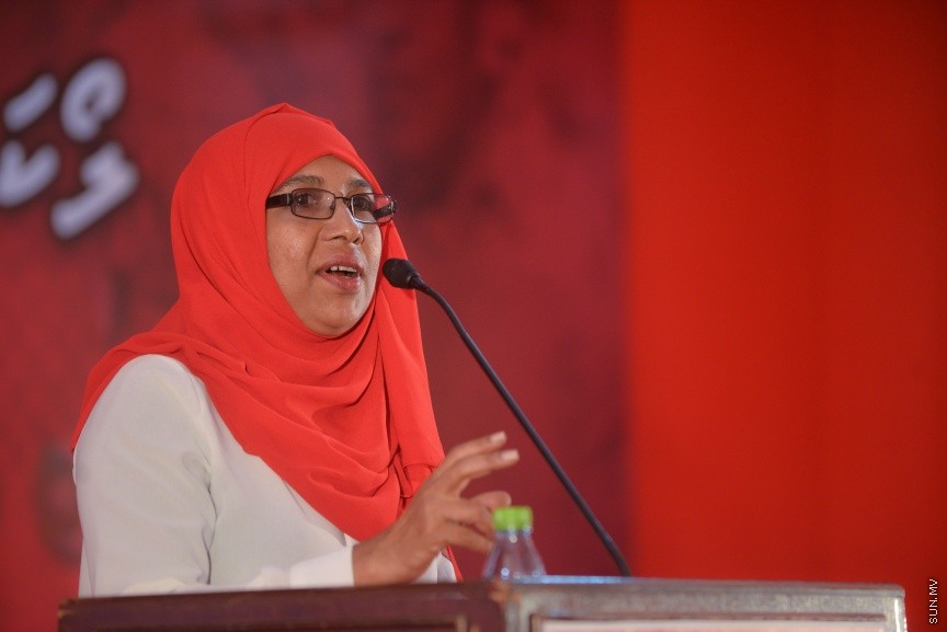 23 މާޗް 2017: ޖުމްހޫރީ ޕާޓީ އިން މިރޭ މާފަންނު ކުނޫޒުގައި ބޭއްވި ޖަލްސާގެ ތެރެއިން: މި ޖަލްސާގައި ސަރުކާރާ އިދިކޮޅު ގިނަ ބަޔަކު ވަނީ ބައިވެރިވެފަ---ސަން ފޮޓޯ/ މުހައްމަދު އަފްރާހް