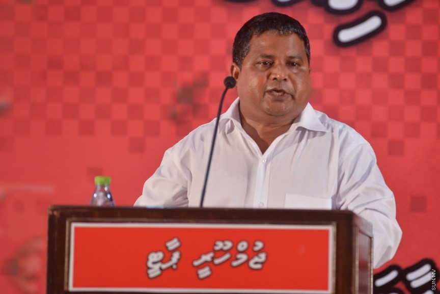 23 މާޗް 2017: ޖުމްހޫރީ ޕާޓީ އިން މިރޭ މާފަންނު ކުނޫޒުގައި ބޭއްވި ޖަލްސާގެ ތެރެއިން: މި ޖަލްސާގައި ސަރުކާރާ އިދިކޮޅު ގިނަ ބަޔަކު ވަނީ ބައިވެރިވެފަ---ސަން ފޮޓޯ/ މުހައްމަދު އަފްރާހް