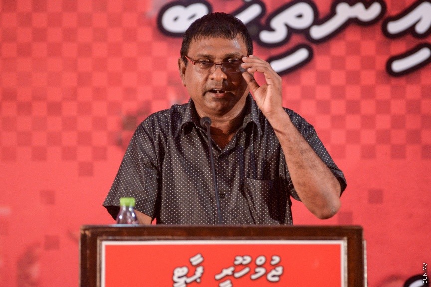 23 މާޗް 2017: ޖުމްހޫރީ ޕާޓީ އިން މިރޭ މ.ކުނޫޒުގައި ބޭއްވި ޖަލްސާގެ ތެރެއިން: މި ޖަލްސާގައި ޖުމްހޫރީޕާޓީ އާއި ސަރުކާރާ އިދިކޮޅު ގިނަ ބަޔަކު ވަނީ ބައިވެރިވެފަ---ސަން ފޮޓޯ/ މުހައްމަދު އަފްރާހް