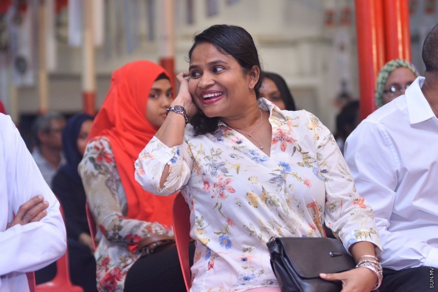 23 މާޗް 2017: ޖުމްހޫރީޕާޓީ އިން މިރޭ މ.ކުނޫޒުގައި ބޭއްވި ޖަލްސާގެ ތެރެއިން: މި ޖަލްސާގައި ޖުމްހޫރީޕާޓީ އާއި ސަރުކާރާ އިދިކޮޅު ގިނަ ބަޔަކު ވަނީ ބައިވެރިވެފަ---ސަން ފޮޓޯ/ މުހައްމަދު އަފްރާހް