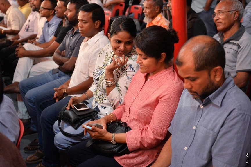 24 މާޗް 2017: ސަރުކާރާ އިދިކޮޅު ޕާޓީތައް ގުޅިގެން ޖޭޕީގެ މައި ޖަގަހަ، މ. ކުނޫޒު ގައި ބޭއްވި ޖަލްސާގެ ތެރެއިން---ސަން ފޮޓޯ/ މުހައްމަދު އަފްރާހް 
