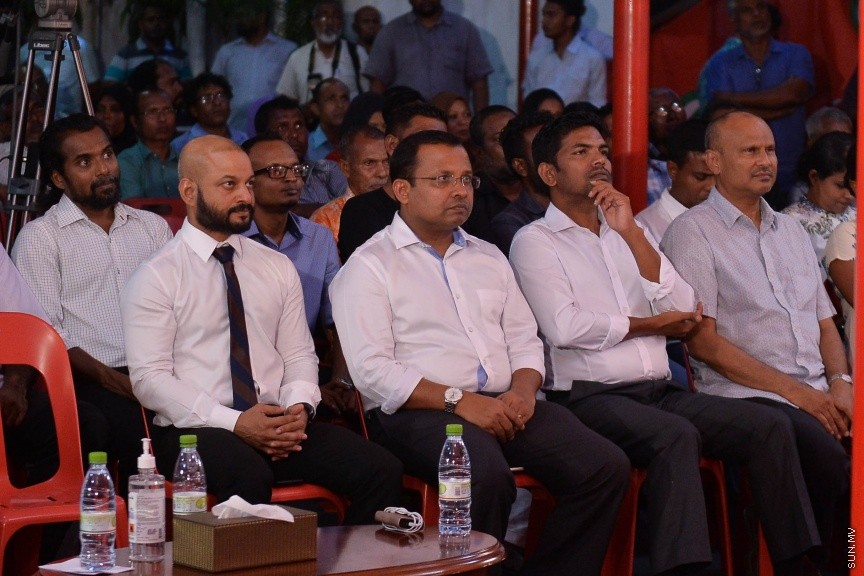 24 މާޗް 2017: ސަރުކާރާ އިދިކޮޅު ޕާޓީތައް ގުޅިގެން ޖޭޕީގެ މައި ޖަގަހަ، މ. ކުނޫޒު ގައި ބޭއްވި ޖަލްސާގެ ތެރެއިން---ސަން ފޮޓޯ/ މުހައްމަދު އަފްރާހް 