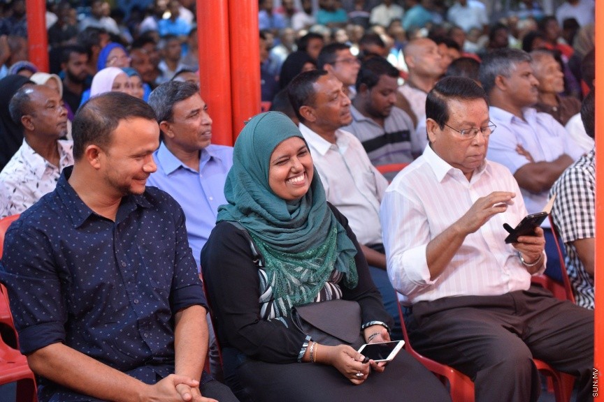 24 މާޗް 2017: ސަރުކާރާ އިދިކޮޅު ޕާޓީތައް ގުޅިގެން ޖޭޕީގެ މައި ޖަގަހަ، މ. ކުނޫޒު ގައި ބޭއްވި ޖަލްސާގެ ތެރެއިން---ސަން ފޮޓޯ/ މުހައްމަދު އަފްރާހް 