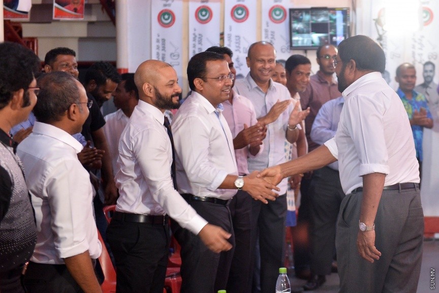 24 މާޗް 2017: ސަރުކާރާ އިދިކޮޅު ޕާޓީތައް ގުޅިގެން ޖޭޕީގެ މައި ޖަގަހަ، މ. ކުނޫޒު ގައި ބޭއްވި ޖަލްސާގެ ތެރެއިން---ސަން ފޮޓޯ/ މުހައްމަދު އަފްރާހް 