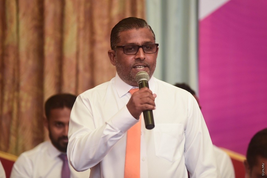 25 މާޗް 2017: މަސީހާ އެކު ޕީޕީއެމް އެމްޑީއޭ، ޕީޖީ މެމްބަރުން:  މަޖިލީހުގެ ރައީސް އަބްދުﷲ މަސީހްގެ އިތުބާރުނެތް ކަމުގެ ވޯޓް ނަގަން އުޅޭތީ ސާޅީސް އެއް މެމްބަރުންނާއެކު ޕީޕީއެމް އެމްޑީއޭ ކޯލިޝަނުން ބޭއްވި ނޫސްވެރިންގެ ބައްދަލުވުމުގެ ތެރެއިން---ސަން ފޮޓޯ/ މުހައްމަދު އަފްރާހް