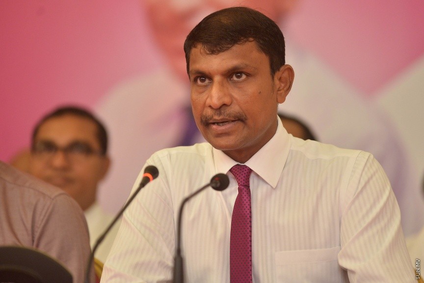 25 މާޗް 2017: މަސީހާ އެކު ޕީޕީއެމް އެމްޑީއޭ، ޕީޖީ މެމްބަރުން:  މަޖިލީހުގެ ރައީސް އަބްދުﷲ މަސީހްގެ އިތުބާރުނެތް ކަމުގެ ވޯޓް ނަގަން އުޅޭތީ ސާޅީސް އެއް މެމްބަރުންނާއެކު ޕީޕީއެމް އެމްޑީއޭ ކޯލިޝަނުން ބޭއްވި ނޫސްވެރިންގެ ބައްދަލުވުމުގެ ތެރެއިން---ސަން ފޮޓޯ/ މުހައްމަދު އަފްރާހް