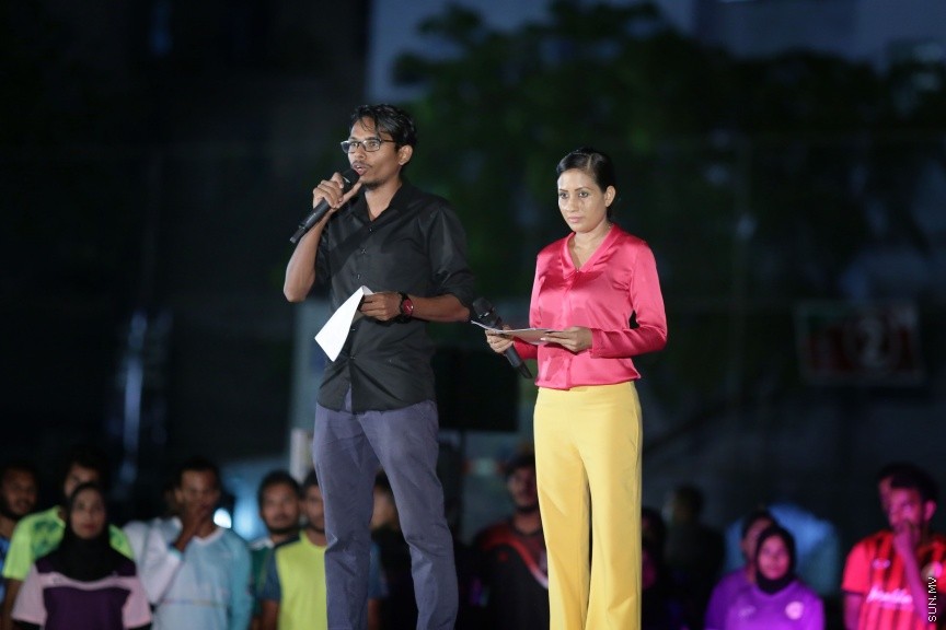 އޭޕްރީލް 8، 2017: ކުލަގަދަ ރަސްމިއްޔާތަކާއެކު ރާއްޖޭގައި މެދުކެނޑުމެއް ނެތި ބާއްވާ އެންމެ ބޮޑު ފުޓްސަލް ފުޓްބޯޅަ މުބާރާތް ކަމަށްވާ ކްލަބު މޯލްޑިވްސް ކަޕް ފަށުން -- ސަން ފޮޓޯ/ ފަޔާޒު މޫސާ