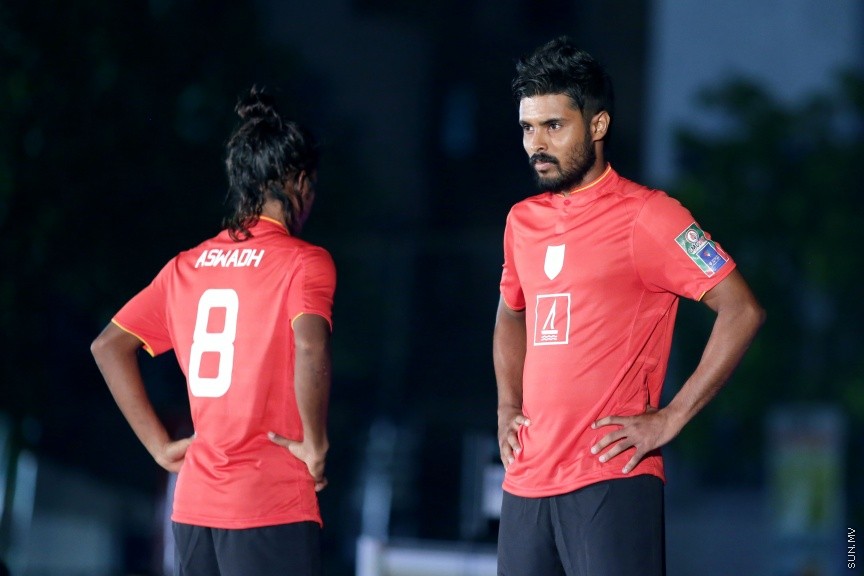 އޭޕްރީލް 8، 2017: ކުލަގަދަ ރަސްމިއްޔާތަކާއެކު ރާއްޖޭގައި މެދުކެނޑުމެއް ނެތި ބާއްވާ އެންމެ ބޮޑު ފުޓްސަލް ފުޓްބޯޅަ މުބާރާތް ކަމަށްވާ ކްލަބު މޯލްޑިވްސް ކަޕް ފަށުން -- ސަން ފޮޓޯ/ ފަޔާޒު މޫސާ