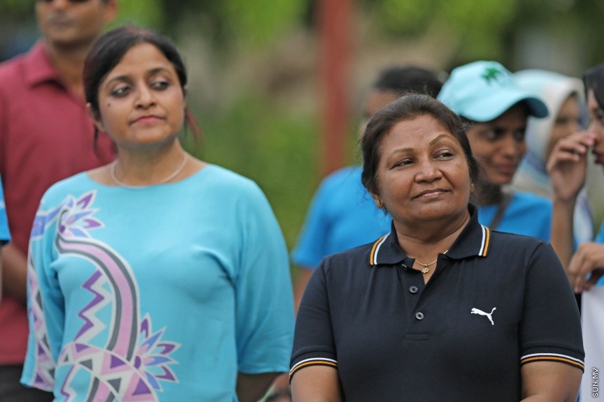 އޭޕްރީލް 13، 2017: އޯޓިޒަމަށް އާންމުން ހޭލުންތެރި ކުރުވުމުގެ ގޮތުން މޯލްޑިވްސް އޯޓިޒަމް އެސޯސިއޭޝަނުން އިންތިޒާމުކޮށްގެން ބޭއްވި ހިނގާލުމުގެ ތެރެއިން--- ސަން ފޮޓޯ/ ފަޔާޒް މޫސާ
