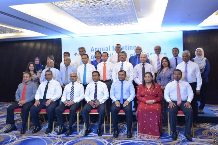 އޭޕްރީލް 19، 2017: ރާއްޖޭން ބޭރު ގައުމުތަކަށް ކަނޑައަޅާފައިވާ ސަފީރުންނާ އެކު ބާއްވާ މަހާސިންތާ ފެށުމަށް ބޭއްވި ހަފްލާގެ ތެރެއިން -- ސަން ފޮޓޯ/ ފަޔާޒު މޫސާ