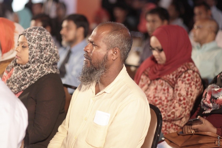 އޭޕްރީލް 20، 2017: ދިރާގުގެ 28 ވަނަ އަހަރީ އާންމު ޖަލްސާގެ ތެރެއިން: ހިއްސާއަކަށް 8.45 ރުފިޔާ ބެހުމަށް އެކުންފުނީގެ އަހަރީ އާންމު ޖަލްސާގައި ވަނީ ފާސްކޮށްފައި -- ސަން ފޮޓޯ/ ފަޔާޒު މޫސާ