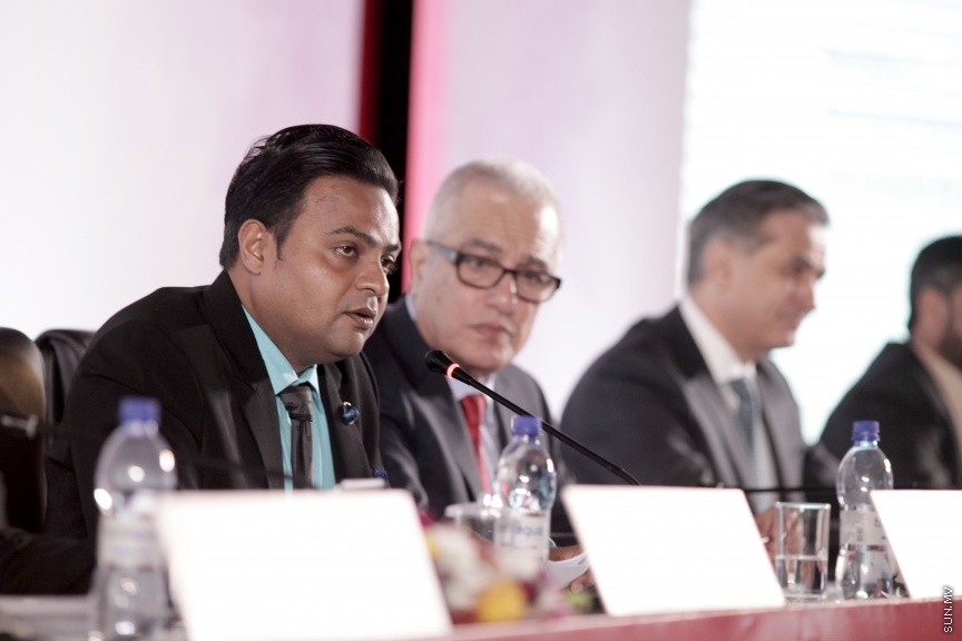 އޭޕްރީލް 20، 2017: ދިރާގުގެ 28 ވަނަ އަހަރީ އާންމު ޖަލްސާގެ ތެރެއިން: ހިއްސާއަކަށް 8.45 ރުފިޔާ ބެހުމަށް އެކުންފުނީގެ އަހަރީ އާންމު ޖަލްސާގައި ވަނީ ފާސްކޮށްފައި -- ސަން ފޮޓޯ/ ފަޔާޒު މޫސާ