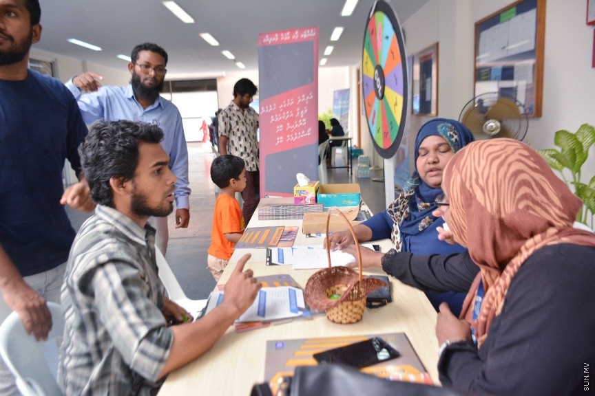 އޭޕްރީލް 21، 2017: ގައުމީ ޔުނިވާސިޓީ އިން ފެށި "ފަހި ދުވަސް"ގެ ތެރެއިން --- ސަން ފޮޓޯ/ ފަޔާޒު މޫސާ