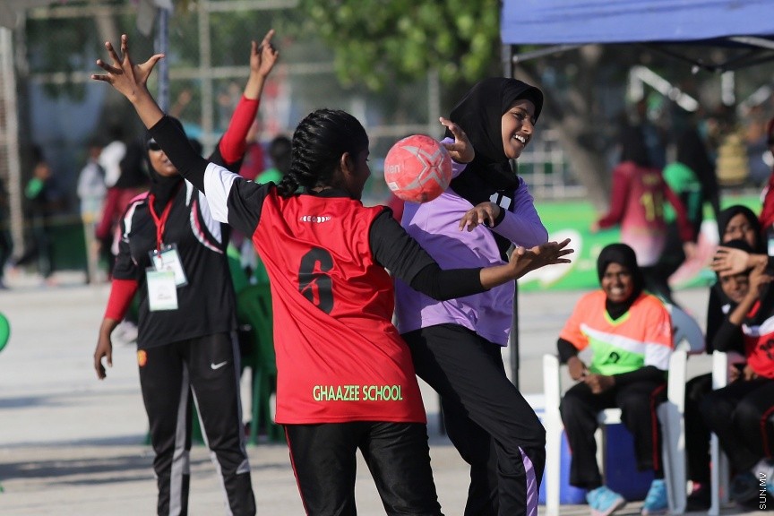 ތިންވަނަ މައިލޯ އިންޓަރސްކޫލް ހޭންޑްބޯޅަ މުބާރާތް، މާފަންނު ސްޓޭޑިއަމްގެ ވެލިދަނޑުގައި ފެށުން -- ސަން ފޮޓޯ/ ފަޔާޒު މޫސާ