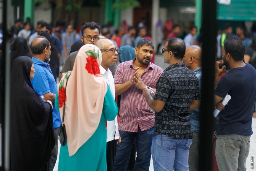 މޭ 6، 2017: ކުރިއަށް އޮތް ތިން އަހަރު ދުވަހަށް އިންތިޚާބުކުރާ، ލޯކަލް ކައުންސިލްތަކުގެ އިންތިހާބުގެ ވޯޓްލުމުގެ ތެރެއިން -- ސަން ފޮޓޯ/ މުހައްމަދު އަފްރާހް