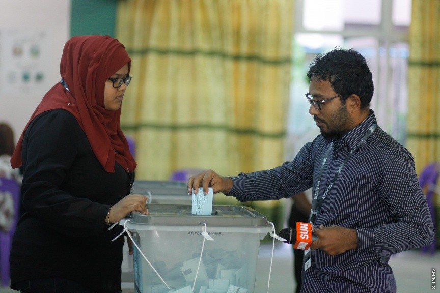 މޭ 6، 2017: ކުރިއަށް އޮތް ތިން އަހަރު ދުވަހަށް އިންތިޚާބުކުރާ، ލޯކަލް ކައުންސިލްތަކުގެ އިންތިހާބުގެ ވޯޓްލުމުގެ ތެރެއިން -- ސަން ފޮޓޯ/ މުހައްމަދު އަފްރާހް