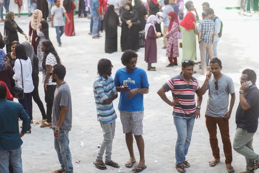 މޭ 6، 2017: ކުރިއަށް އޮތް ތިން އަހަރު ދުވަހަށް އިންތިޚާބުކުރާ، ލޯކަލް ކައުންސިލްތަކުގެ އިންތިހާބުގެ ވޯޓްލުމުގެ ތެރެއިން -- ސަން ފޮޓޯ/ މުހައްމަދު އަފްރާހް