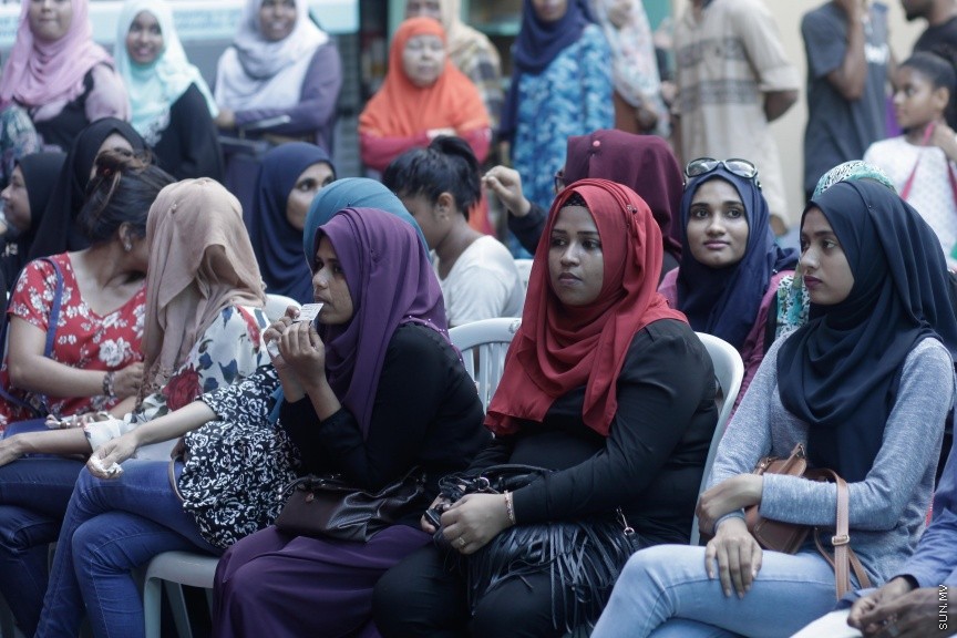 މޭ 6، 2017: ކުރިއަށް އޮތް ތިން އަހަރު ދުވަހަށް އިންތިޚާބުކުރާ، ލޯކަލް ކައުންސިލްތަކުގެ އިންތިހާބުގެ ވޯޓްލުމުގެ ތެރެއިން -- ސަން ފޮޓޯ/ މުހައްމަދު އަފްރާހް