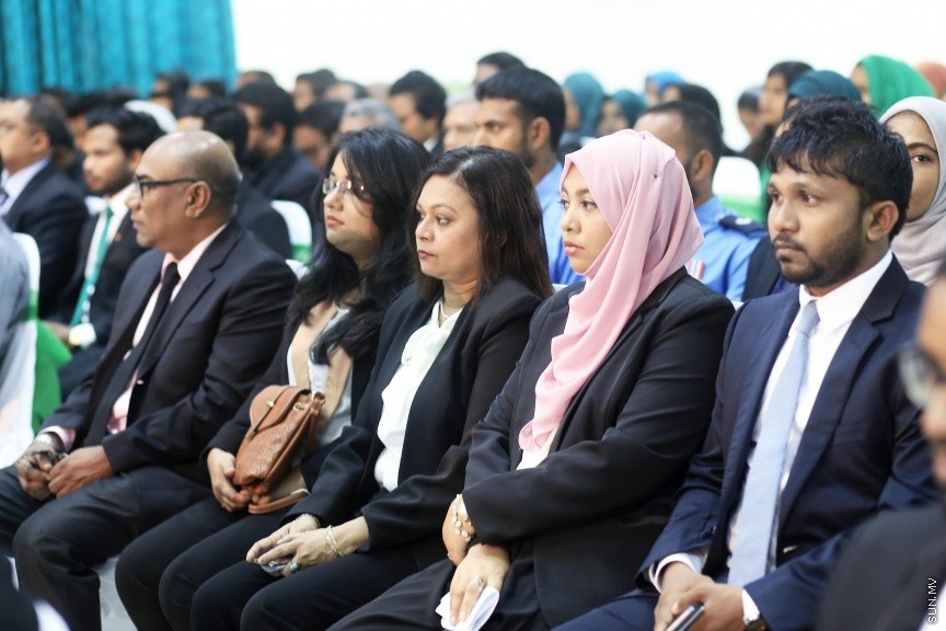 މޭ 10، 2017: އޭސީސީގެ ގައުމީ މަހާސިންތާ އިފްތިތާހު ކުރުމަށް އިސްލާމިކް ޔުނިވާސިޓީގައި ބޭއްވި ހަފްލާގެ ތެރެއިން -- ސަން ފޮޓޯ/ ފަޔާޒު މޫސާ