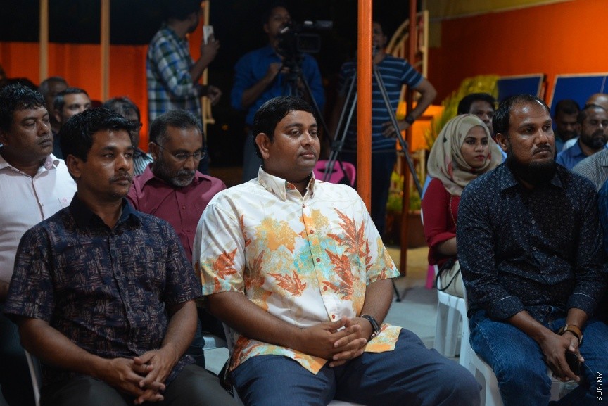 10 މެއި 2017: ސަރުކާރު ހިންގާ ކޯލިޝަނުގެ  ސިލްސިލާ ޖަގަހަ ޖަލްސާތައް ފެށުމުގެ ގޮތުން، އެމްޑީއޭގެ ޖަގަހަގައި މިރޭ ބޭއްވި ޖަލްސާގެ ތެރެއިން---ސަން ފޮޓޯ/ މުހައްމަދު އަފްރާހް