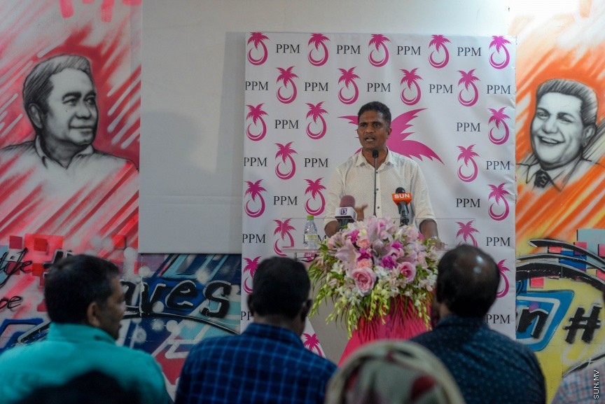 10 މެއި 2017: ސަރުކާރު ހިންގާ ކޯލިޝަނުގެ  ސިލްސިލާ ޖަގަހަ ޖަލްސާތައް ފެށުމުގެ ގޮތުން، އެމްޑީއޭގެ ޖަގަހަގައި މިރޭ ބޭއްވި ޖަލްސާގެ ތެރެއިން---ސަން ފޮޓޯ/ މުހައްމަދު އަފްރާހް