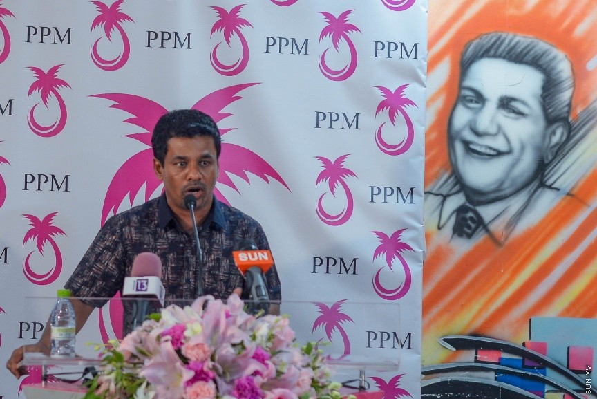 10 މެއި 2017: ސަރުކާރު ހިންގާ ކޯލިޝަނުގެ  ސިލްސިލާ ޖަގަހަ ޖަލްސާތައް ފެށުމުގެ ގޮތުން، އެމްޑީއޭގެ ޖަގަހަގައި މިރޭ ބޭއްވި ޖަލްސާގެ ތެރެއިން---ސަން ފޮޓޯ/ މުހައްމަދު އަފްރާހް