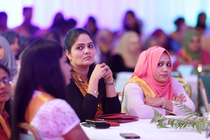 މޭ 13، 2017: ބައިނަލްއަގުވާމީ ނަރުހުންގެ ދުވަހުގެ މުނާސަބަތުގައި  ދަރުބާރުގޭގައި ބޭއްވި ޖަލްސާގެ ތެރެއިން -- ސަން ފޮޓޯ/ ފަޔާޒު މޫސާ