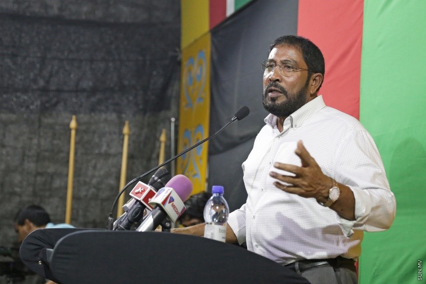 މޭ 17، 2017: އިދިކޮޅު ކޯލިޝަނުން އެމްޑީޕީ ހަރުގޭގައި ބޭއްވި ޖަލްސާ: ބަންދުން ދޫކޮށްލިއިރު ކުރި ޝަރުތުތައް މިއަދު އުވާލުމާއެކު ޖުމްހޫރީ ޕާޓީގެ ލީޑަރު ގާސިމް އިބްރާހީމް ވަނީ މިރޭގެ ޖަލްސާގައި ބައިވެރިވެވަޑައިންފައި --- ސަން ފޮޓޯ: ފަޔާޒު މޫސާ
