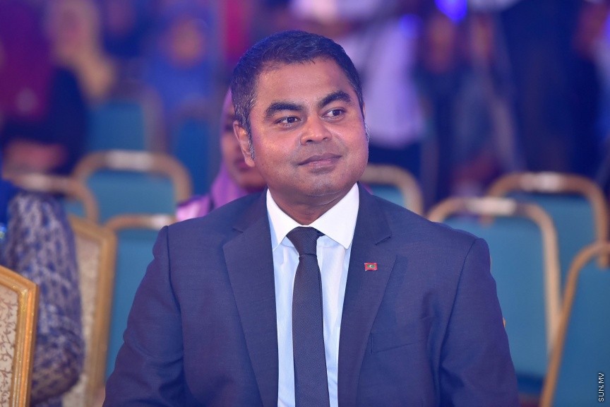 22 މެއި 2017: 2016 ވަނަ އަހަރުގެ އޭ ލެވެލްގެ ގަދަ 10 ގައި ހިމެނުނު ދަރިވަރުންނަށް އެވޯޑު ހަވާލު ކުރުމުގެ ރަސްމިއްޔާތުގެ ތެރެއިން---ސަން ފޮޓޯ/ މުހައްމަދު އަފްރާހް