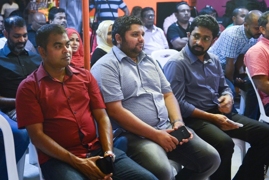 24 މެއި 2017: ސަރުކާރު ކޯލިޝަނުން އެމްޑީއޭގެ ޖަގަހާގައި މިރޭ ބޭއްވި ޖަލްސާގެތެރެއިން---ސަން ފޮޓޯ/ މުހައްމަދު އަފްރާހް 