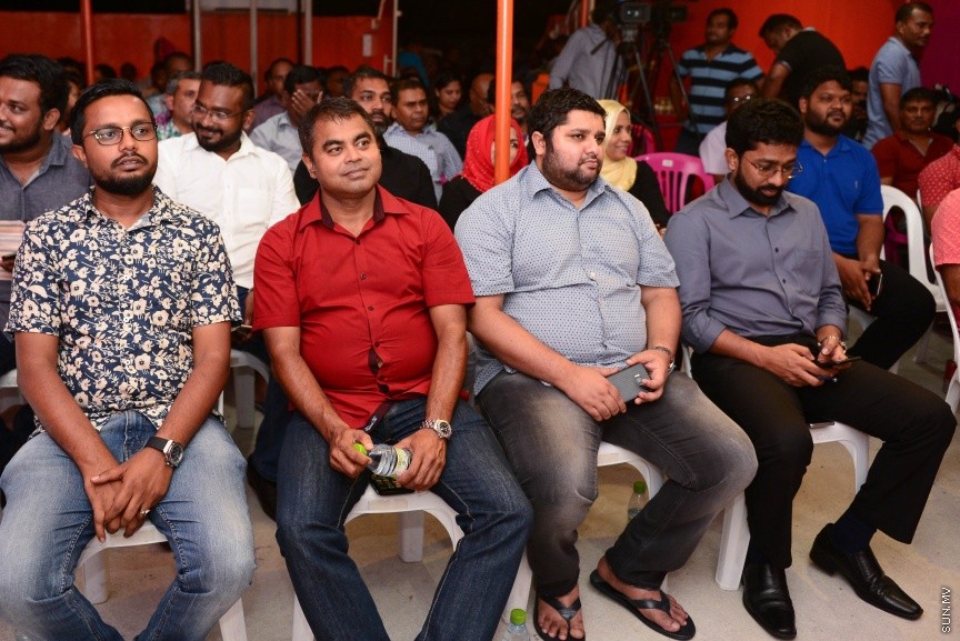 24 މެއި 2017: ސަރުކާރު ކޯލިޝަނުން އެމްޑީއޭގެ ޖަގަހާގައި މިރޭ ބޭއްވި ޖަލްސާގެތެރެއިން---ސަން ފޮޓޯ/ މުހައްމަދު އަފްރާހް 