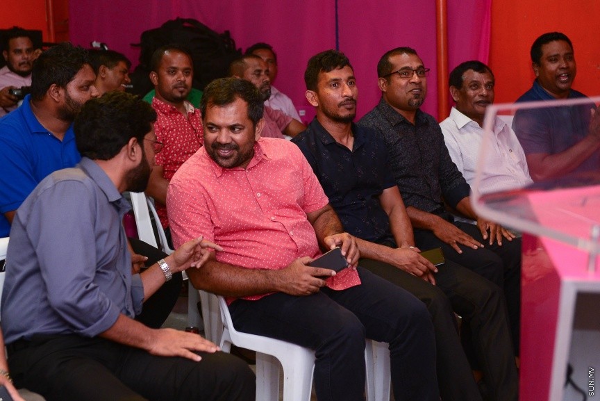 24 މެއި 2017: ސަރުކާރު ކޯލިޝަނުން އެމްޑީއޭގެ ޖަގަހާގައި މިރޭ ބޭއްވި ޖަލްސާގެތެރެއިން---ސަން ފޮޓޯ/ މުހައްމަދު އަފްރާހް 
