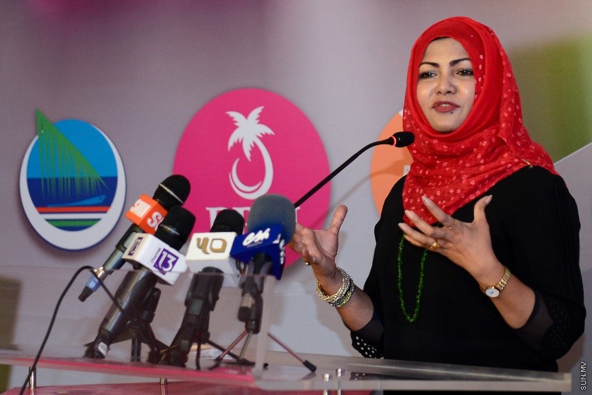 24 މެއި 2017: ސަރުކާރު ކޯލިޝަނުން އެމްޑީއޭގެ ޖަގަހާގައި މިރޭ ބޭއްވި ޖަލްސާގެތެރެއިން---ސަން ފޮޓޯ/ މުހައްމަދު އަފްރާހް 