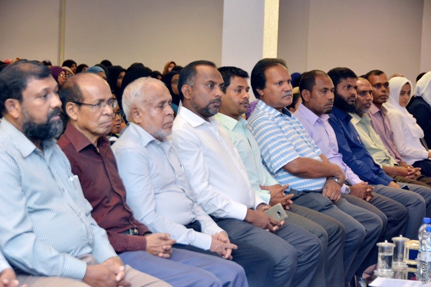 މޭ 28، 2017: ރަމަޟާން މަހުގެ ރޭތަށް އިޙްޔާ ކުރުމުގެ ގޮތުން އިސްލާމިކް މިނިސްޓްރީން ބޭއްވި ފުރަތަމަ ޖަލްސާގެ ތެރެއިން -- ސަން ފޮޓޯ/ ފަޔާޒު މޫސާ