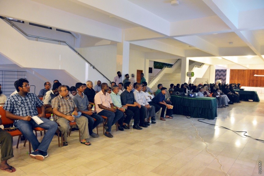 މޭ 28، 2017: ރަމަޟާން މަހުގެ ރޭތަށް އިޙްޔާ ކުރުމުގެ ގޮތުން އިސްލާމިކް މިނިސްޓްރީން ބޭއްވި ފުރަތަމަ ޖަލްސާގެ ތެރެއިން -- ސަން ފޮޓޯ/ ފަޔާޒު މޫސާ
