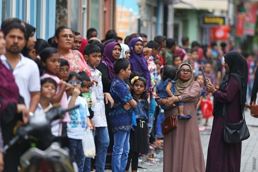 ޖޫން 25، 2017: ފިތުރު އީދުގެ މުނާސަބަތުގައި މާލޭގައި ބޭއްވި ސަގާފީ ހަރަކާތްތަކުގެ ތެރެއިން -- ސަން ފޮޓޯ/ ފަޔާޒު މޫސާ
