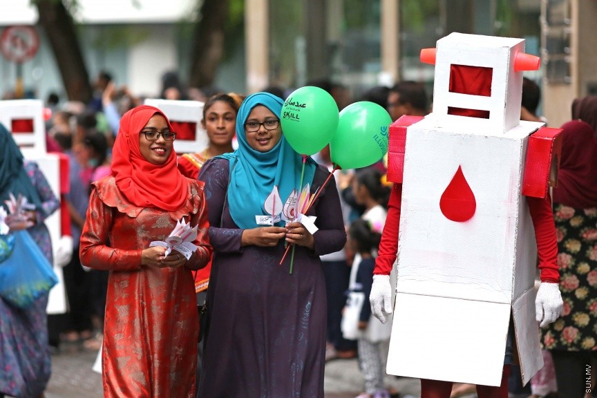 ޖޫން 25، 2017: ފިތުރު އީދުގެ މުނާސަބަތުގައި މާލޭގައި ބޭއްވި ސަގާފީ ހަރަކާތްތަކުގެ ތެރެއިން -- ސަން ފޮޓޯ/ ފަޔާޒު މޫސާ