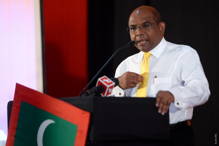 3 ޖުލައި 2017: މަސީހާ ދެކޮޅަށް އިތުބާރު ނެތް ކަމުގެ މައްސަލަ ހުށަހެޅުމަށްފަހު އިދިކޮޅު ކޯލިޝަނުން އެކަމުގެ އުފަލުގައި މ. ކުނޫޒުގައި މިރޭ ބޭއްވި ޖަލްސާގެ ތެރެއިން-- ސަން ފޮޓޯ/ މުހައްމަދު އަފްރާހް