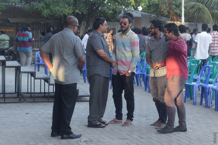  5 ޖުލައި 2017: ރައީސް ޔާމިންނަށް ތާއިދު ކުރުމުގެ ގޮތުން ޒުވާނުން މިއަދު ކާނިވާ ސަރަހައްދުގައި ބޭއްވި އެއްވުމުގެ ތެރެއިން: ފިޝަރީސް މިނިސަޓަރު ޝައިނީ ވަނީ މި އެއްވުމުގައި ބައިވެރި ވެފަ----ސަން ފޮޓޯ/ މުހައްމަދު އަފްރާހް