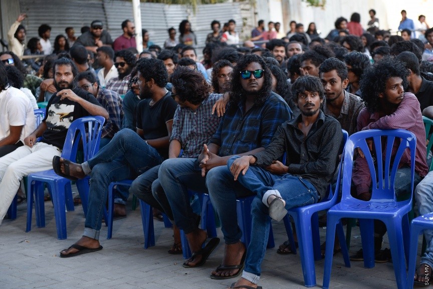  5 ޖުލައި 2017: ރައީސް ޔާމިންނަށް ތާއިދު ކުރުމުގެ ގޮތުން ޒުވާނުން މިއަދު ކާނިވާ ސަރަހައްދުގައި ބޭއްވި އެއްވުމުގެ ތެރެއިން: ފިޝަރީސް މިނިސަޓަރު ޝައިނީ ވަނީ މި އެއްވުމުގައި ބައިވެރި ވެފަ----ސަން ފޮޓޯ/ މުހައްމަދު އަފްރާހް