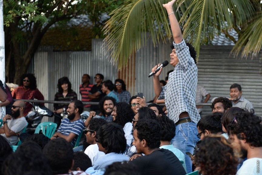  5 ޖުލައި 2017: ރައީސް ޔާމިންނަށް ތާއިދު ކުރުމުގެ ގޮތުން ޒުވާނުން މިއަދު ކާނިވާ ސަރަހައްދުގައި ބޭއްވި އެއްވުމުގެ ތެރެއިން: ފިޝަރީސް މިނިސަޓަރު ޝައިނީ ވަނީ މި އެއްވުމުގައި ބައިވެރި ވެފަ----ސަން ފޮޓޯ/ މުހައްމަދު އަފްރާހް