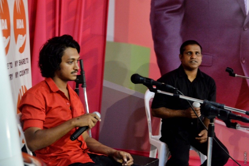ޖުލައި 8، 2017: "އަންނަނީ ހިނި" މި ނަމުގައި ޕީޕީއެމްއާއި އެމްޑީއޭ ކޯލިޝަނުން އެމްޑީއޭ ހަރުގޭގައި ބޭއްވި މިޔުޒިކް ޝޯވ ގެ ތެރެއިން ---- ސަން ފޮޓޯ: ފަޔާޒު މޫސާ