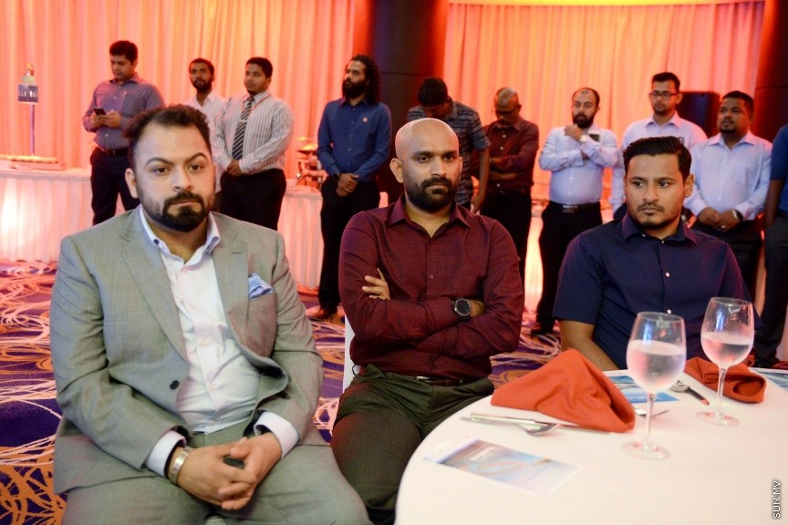 ޖުލައި 11، 2017: ބީއެމްއެލް އާއި އެމެރިކަން އެކްސްޕްރެސް ގުޅިގެން "އެކްސްޕީރިއަންސް މޯލްޑިވްސް"ގެ ނަމުގައި ހާއްސަ ކެމްޕޭނެއް ފުށުމުގެ ގޮތުން ޖެން ހޮޓެލްގައި ބޭއްވި ހަފްލާގެ ތެރެއިން -- ސަން ފޮޓޯ/ ފަޔާޒް މޫސާ
