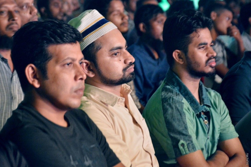 ޖުލައި 13، 2017: "ޓުރޫލީ ސަކްސެސްފުލް ޕީޕަލް" ނަމުގައި ދީނީ އިލްމުވެރިޔާ ޑރ. ބިލާލް ފިލިޕްސް އިސްލާމީ މަރުކަޒު ބޭރުގައި ދެއްވި ދަރުސްގެ ތެރެއިން -- ސަން ފޮޓޯ/ ފަޔާޒު މޫސާ