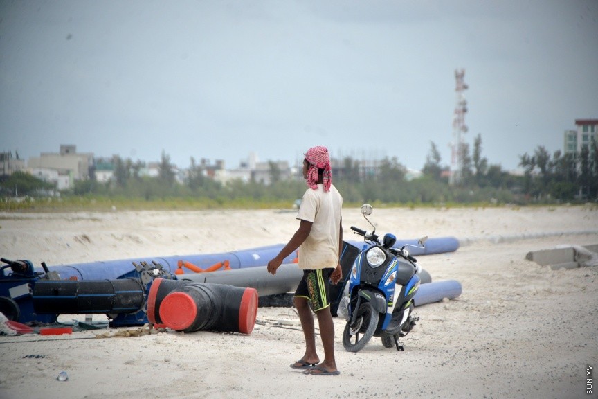 ޖުލައި 16، 217: ހުޅުމާލޭގައި ހިންގާ ތަރައްގީގެ މަޝްރޫއުތައް ނޫސްވެރިންނަށް ދައްކާލުން -- ސަން ފޮޓޯ/ ފަޔާޒު މޫސާ