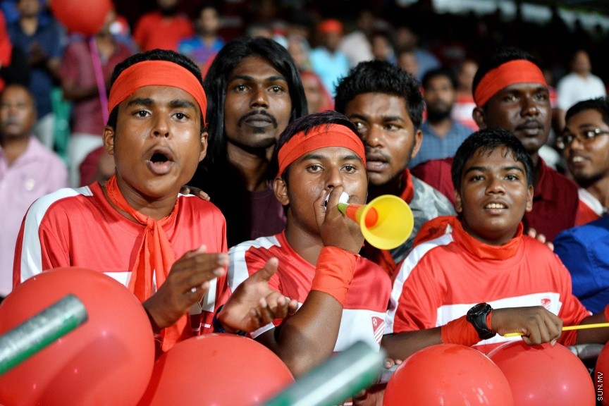 ޖުލައި 21، 2017: މިނިވަން ޗެމްޕިއަންޝިޕް ފައިނަލް މެޗުގެ ތެރެއިން: ގދ. ތިނަދޫ 2-0 ގެނަތީޖާއިން ބަލިކޮށް  ޗެމްޕިއަންކަން ހޯދީ  ދ. ކުޑަހުވަދޫ -- ސަން ފޮޓޯ/ ފަޔާޒު މޫސާ