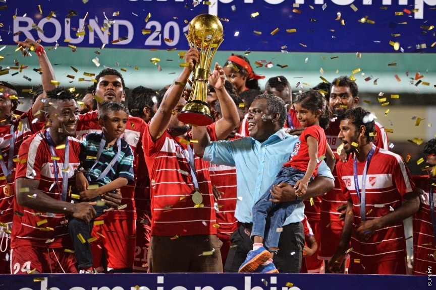 ޖުލައި 21، 2017: މިނިވަން ޗެމްޕިއަންޝިޕް ފައިނަލް މެޗުގެ ތެރެއިން: ގދ. ތިނަދޫ 2-0 ގެނަތީޖާއިން ބަލިކޮށް  ޗެމްޕިއަންކަން ހޯދީ  ދ. ކުޑަހުވަދޫ -- ސަން ފޮޓޯ/ ފަޔާޒު މޫސާ